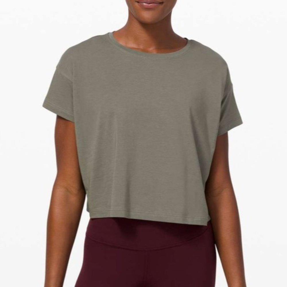 NWOT lululemon Cates Tee T-Shirt 2